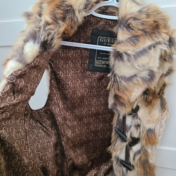 Faux Fur Guess Vest Sm - Picture 4 of 5